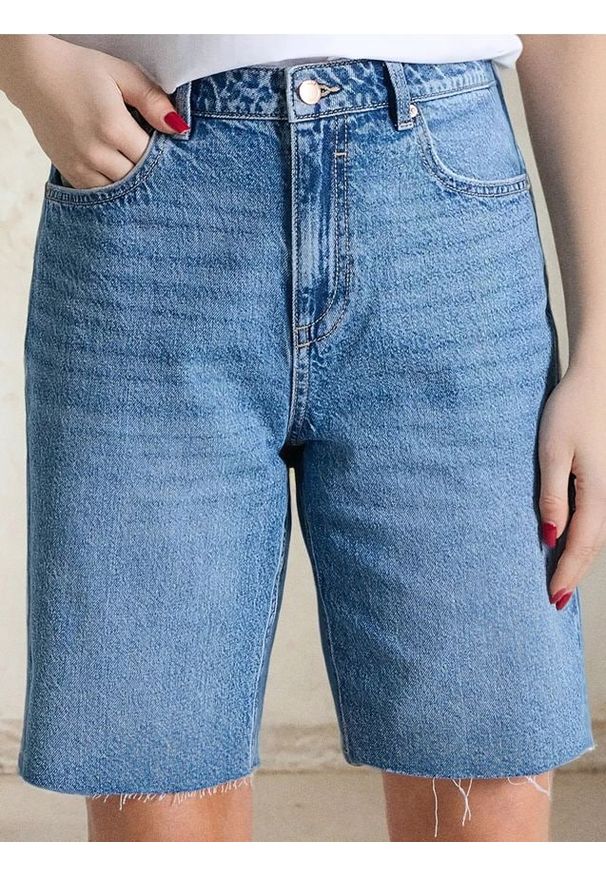 Sinsay - Bermudy jeansowe - niebieski. Kolor: niebieski. Materiał: jeans