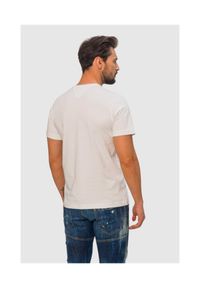 Tommy Jeans - TOMMY JEANS Biały t-shirt męski z dużym logo. Kolor: biały. Materiał: prążkowany, bawełna #3
