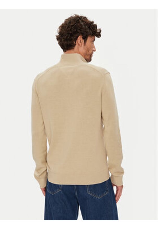 Tommy Jeans Sweter DM0DM21654 Beżowy Slim Fit. Kolor: beżowy. Materiał: bawełna