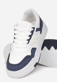 Born2be - Biało-Granatowe Sneakersy na Platformie Faelindra. Kolor: biały. Obcas: na platformie