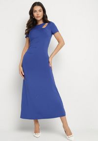 Born2be - Niebieska Sukienka o Dopasowanym Fasonie z Lekkimi Marszczeniami Aporea. Okazja: na co dzień. Kolor: niebieski. Długość rękawa: krótki rękaw. Sezon: wiosna, lato. Typ sukienki: dopasowane, sportowe. Styl: casual, elegancki, sportowy #1