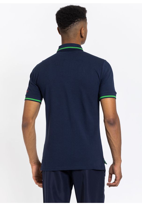 SERGIO TACCHINI - Koszulka męska Polo Sergio Tacchini Lando (STA211M701-02). Okazja: na co dzień, na spotkanie biznesowe. Typ kołnierza: polo. Kolor: niebieski. Materiał: dresówka. Styl: biznesowy, młodzieżowy, casual