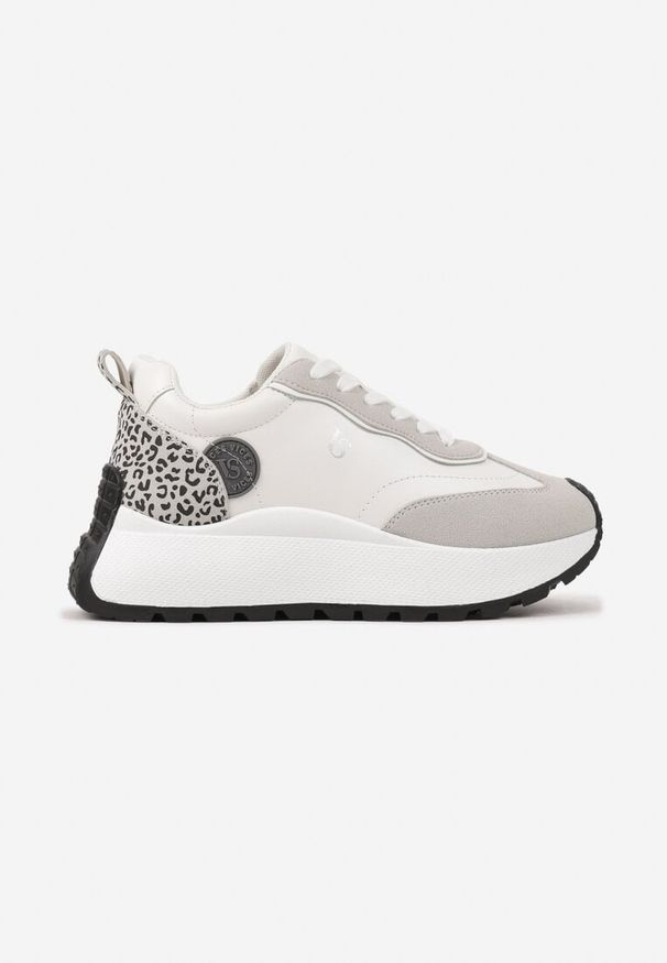Born2be - Białe Sneakersy Vices na Grubej Podeszwie z Motywem Panterki i Naszywką Selarisa. Okazja: na co dzień. Kolor: biały. Materiał: jeans. Wzór: aplikacja, motyw zwierzęcy