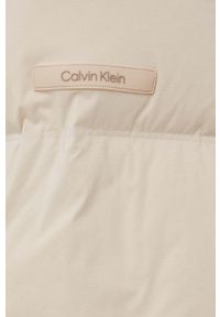 Calvin Klein kurtka puchowa damska kolor beżowy zimowa oversize. Kolor: beżowy. Materiał: puch. Sezon: zima #3