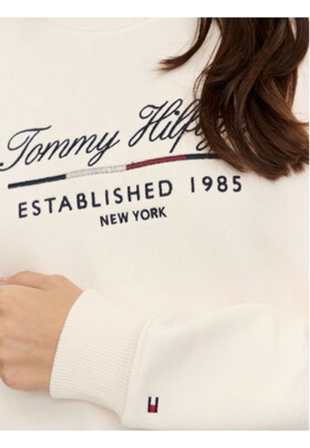 TOMMY HILFIGER - Tommy Hilfiger Bluza Modern WW0WW43574 Biały Regular Fit. Kolor: biały. Materiał: bawełna