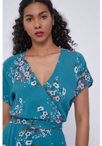 medicine - Medicine - Sukienka Staycation. Kolor: zielony. Materiał: tkanina. Długość rękawa: krótki rękaw. Typ sukienki: rozkloszowane #2