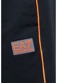 EA7 Emporio Armani - EA7 Granatowe męskie szorty bawełniane z pomarańczowymi lampasami, Rozmiar S. Kolor: niebieski. Materiał: bawełna. Wzór: nadruk, aplikacja #3