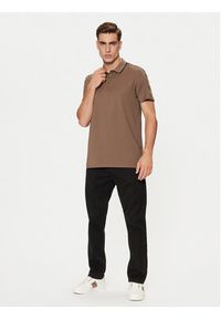 Guess Polo M4YP40 KARS0 Brązowy Regular Fit. Typ kołnierza: polo. Kolor: brązowy. Materiał: bawełna #3
