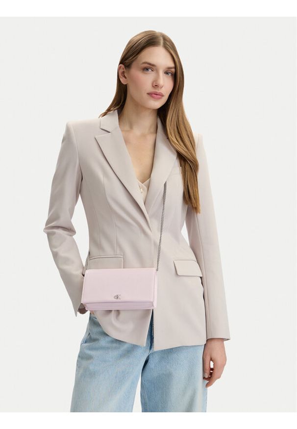 Calvin Klein Torebka Ck Wallet On Chain LV04F3319G Bordowy. Kolor: czerwony. Materiał: skórzane