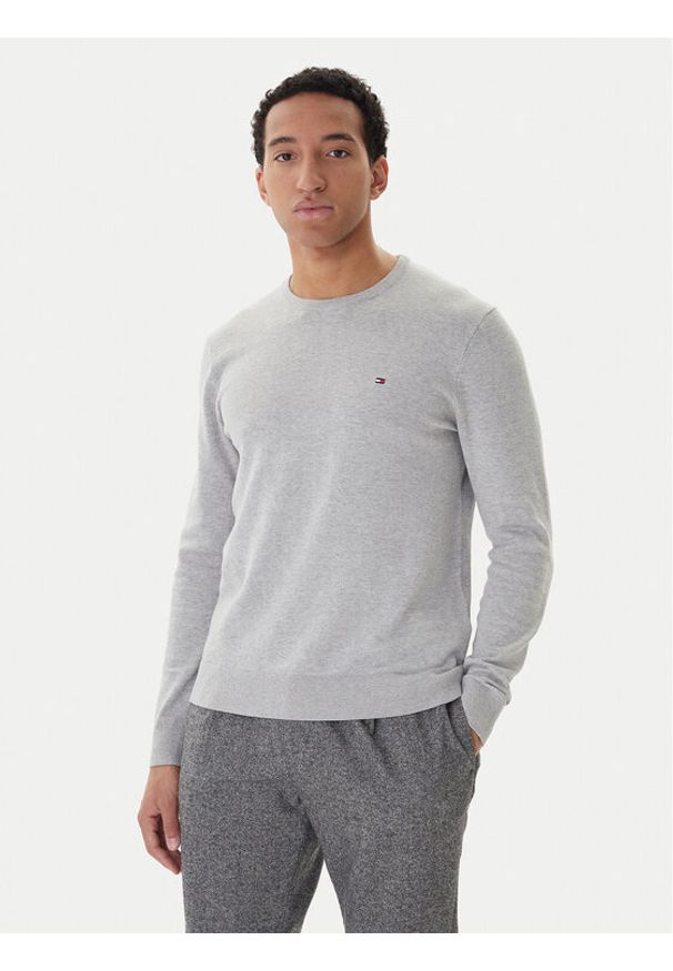TOMMY HILFIGER - Tommy Hilfiger Sweter Essential Ssnl MW0MW39999 Szary Regular Fit. Kolor: szary. Materiał: bawełna