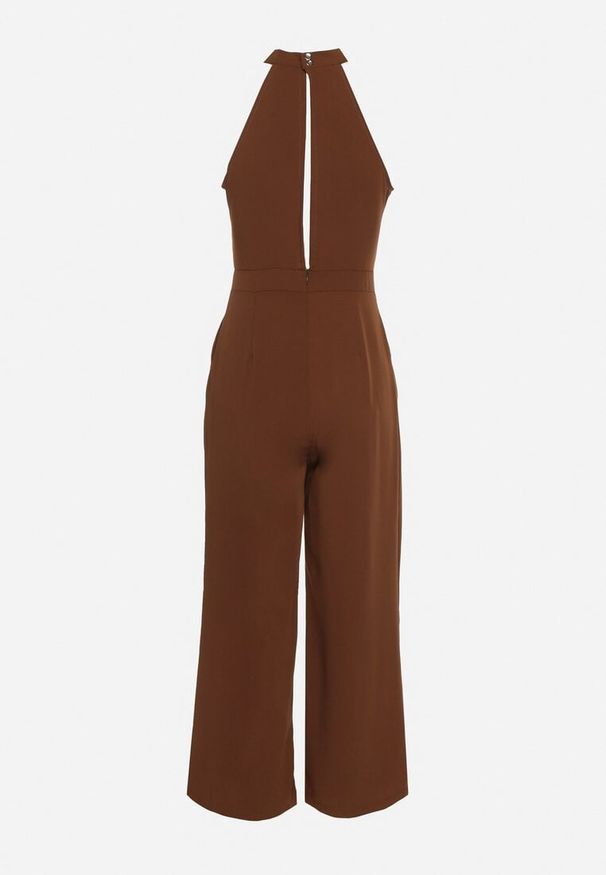 Born2be - Brązowy Kombinezon Bez Rękawów z Ozdobnym Wiązaniem i Szerokimi Nogawkami Silarine. Okazja: na co dzień. Kolor: brązowy. Materiał: jeans. Długość rękawa: bez rękawów. Styl: klasyczny, sportowy, casual, elegancki