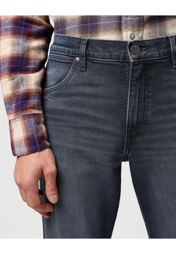 Wrangler - MESKIE SPODNIE WRANGLER GREENSBORO OCEAN STORM 112370847