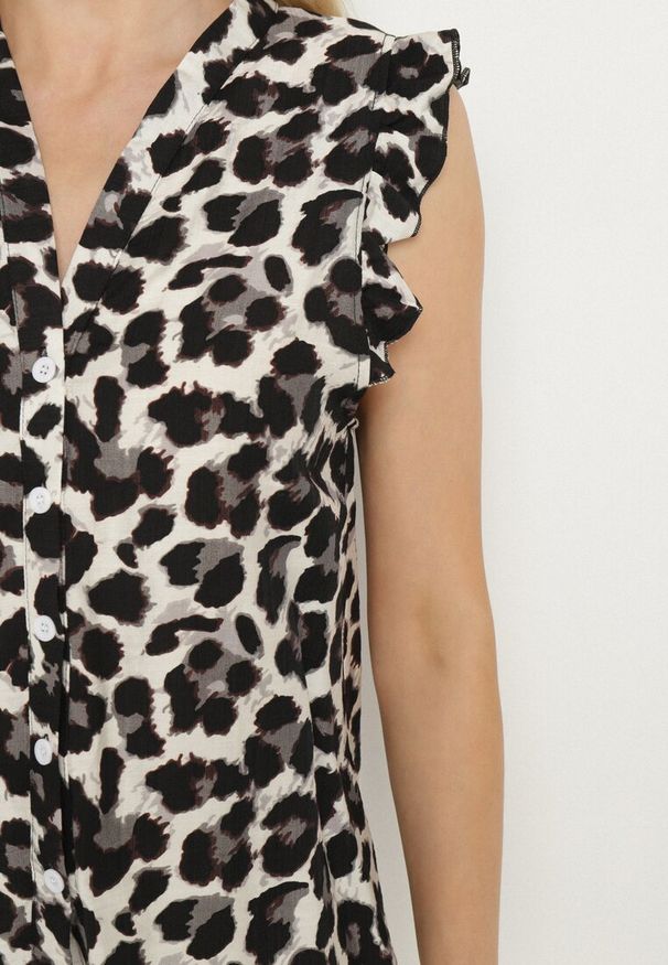 Born2be - Biało-Czarna Wiskozowa Koszula z Falbankami Zellio. Okazja: na imprezę. Typ kołnierza: kołnierz z falbankami. Kolor: czarny. Materiał: wiskoza. Długość rękawa: krótki rękaw. Długość: krótkie. Styl: elegancki