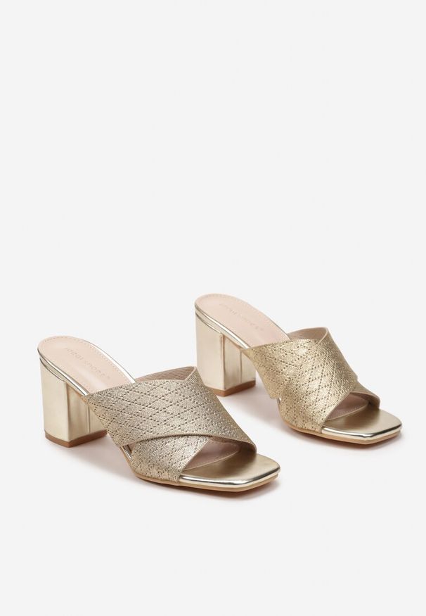 Born2be - Złote Klapki na Słupku z Ozdobnymi Skrzyżowanymi Paskami Lemmaza. Kolor: złoty. Materiał: dzianina. Sezon: lato. Obcas: na słupku. Styl: boho, elegancki