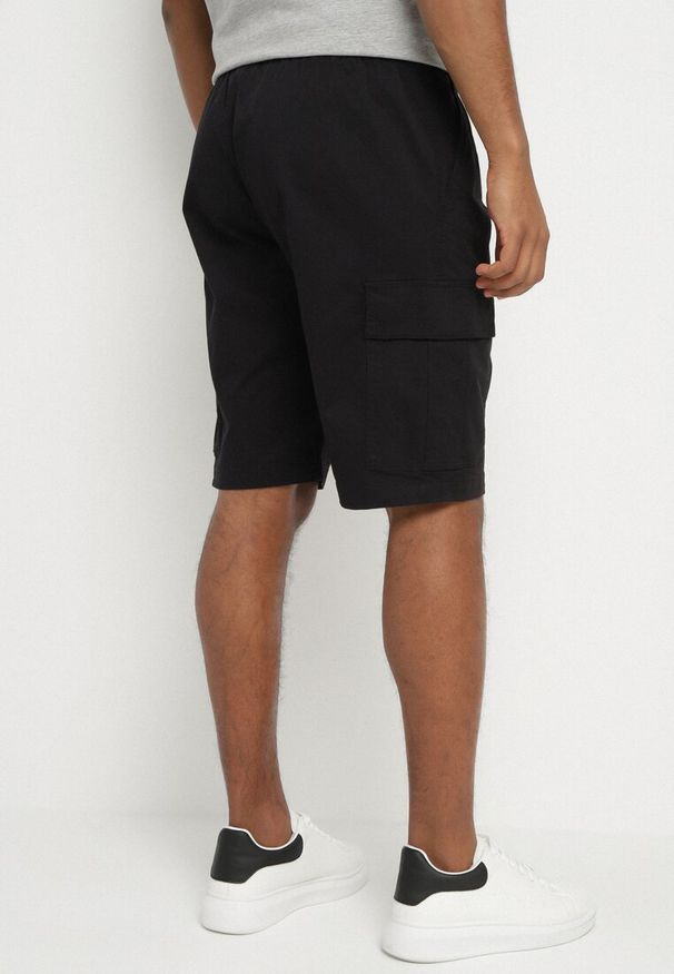 Born2be - Czarne Szorty Cargo z Bawełny Vikiitori. Okazja: na co dzień. Kolor: czarny. Materiał: bawełna. Sezon: lato. Styl: casual, klasyczny, elegancki