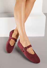 Renee - Bordowe Balerinki Mary Jane z Klamrą Zaurg. Okazja: na co dzień. Zapięcie: klamry. Kolor: czerwony. Materiał: jeans. Styl: klasyczny, casual, elegancki #7