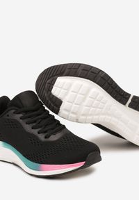 Born2be - Czarne Płaskie Sznurowane Buty Sportowe Sneakersy Ozdobione Kolorowym Paskiem Risanny. Zapięcie: pasek. Kolor: czarny. Wzór: aplikacja, kolorowy. Obcas: na płaskiej podeszwie