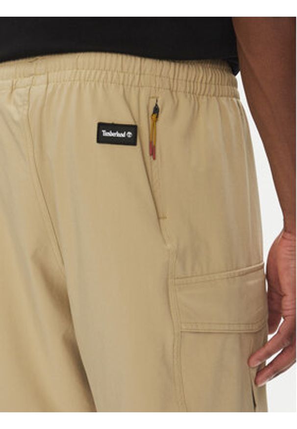 Timberland Szorty sportowe TB0A677F Beżowy Regular Fit. Kolor: beżowy. Materiał: syntetyk. Styl: sportowy