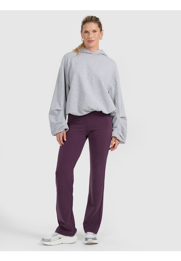 4f - 4F Bluza dresowa nierozpinana z kapturem damska - szara M. Okazja: na co dzień. Typ kołnierza: kaptur. Kolor: szary. Materiał: dresówka. Styl: casual