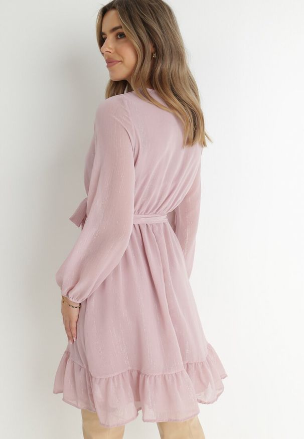 Born2be - Różowa Sukienka Pronestra. Kolor: różowy. Materiał: materiał, tkanina. Wzór: gładki. Typ sukienki: kopertowe. Styl: elegancki. Długość: mini