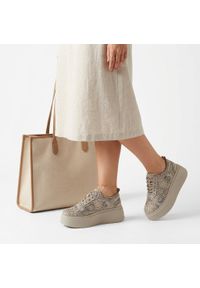 Sneakersy damskie Filippo, cholewka z materiału tekstylnego z ozdobnym haftem wiązany fason na solidnej platformie, khaki, DP7799/26. Okazja: na co dzień. Zapięcie: sznurówki. Kolor: zielony. Materiał: materiał. Szerokość cholewki: normalna. Wzór: haft. Obcas: na platformie. Styl: elegancki, casual #5