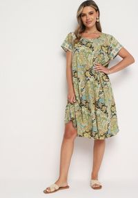 Born2be - Żółto-Zielona Wiskozowa Sukienka o Rozkloszowanym Kroju w Stylu Boho Melnea. Typ kołnierza: dekolt w łódkę. Kolor: żółty. Materiał: wiskoza. Długość rękawa: krótki rękaw. Sezon: lato. Styl: boho #6