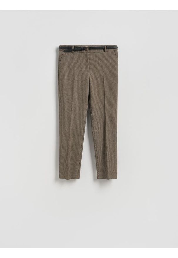 Reserved - Spodnie cygaretki z paskiem - wielobarwny. Materiał: tkanina, wiskoza