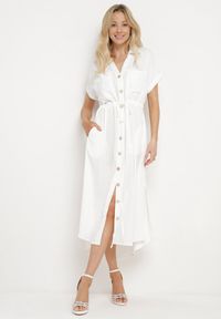 Born2be - Biała Koszulowa Sukienka z Krótkim Rękawem Zapinana na Guziki z Materiałowym Paskiem Piantia. Okazja: na imprezę, na co dzień. Kolor: biały. Materiał: materiał. Długość rękawa: krótki rękaw. Sezon: wiosna, lato. Typ sukienki: koszulowe. Styl: casual, elegancki #5