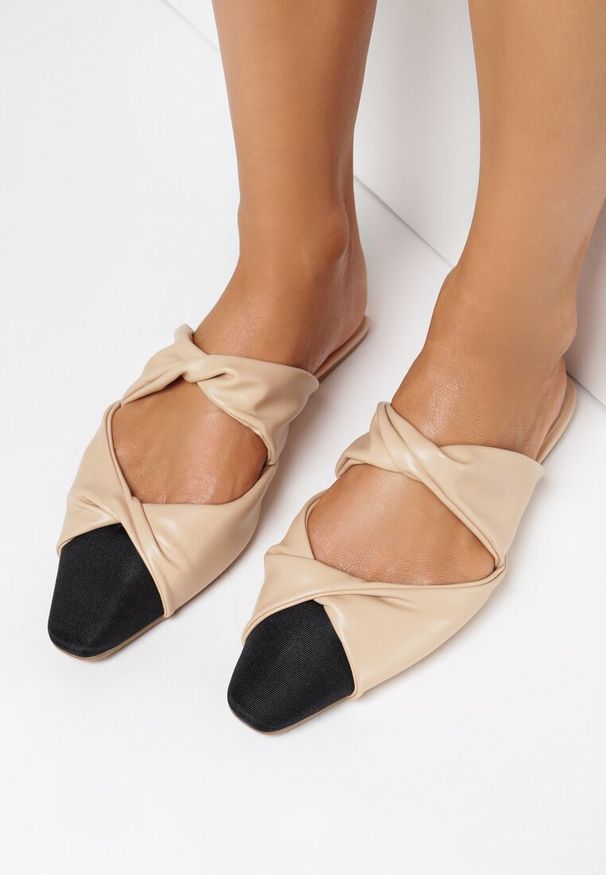 Born2be - Beżowe Klapki Iphione. Kolor: beżowy. Materiał: materiał. Sezon: lato. Obcas: na obcasie. Wysokość obcasa: niski