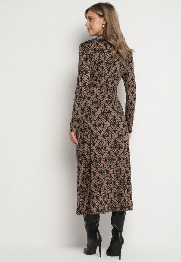 Born2be - Brązowa Koszulowa Sukienka z Wiskozą w Ornamentalny Wzór z Wiązanym Paskiem Evathria. Okazja: na co dzień. Kolor: brązowy. Materiał: wiskoza. Typ sukienki: koszulowe. Styl: klasyczny, casual, elegancki