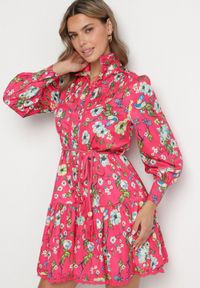 Born2be - Fuksjowa Koszulowa Sukienka ze Stójką i Falbanką Madalyn. Typ kołnierza: kołnierzyk stójkowy. Kolor: różowy. Materiał: koronka. Typ sukienki: koszulowe #3