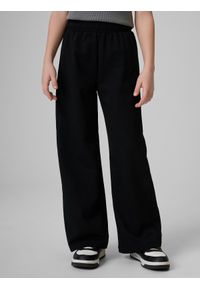 4f - 4F Spodnie dresowe z szerokimi nogawkami dziewczęce - czarne 164 (13-14 lat). Okazja: na spacer, na co dzień, na uczelnię. Stan: podwyższony. Kolor: czarny. Materiał: dresówka. Sezon: lato. Styl: casual #2