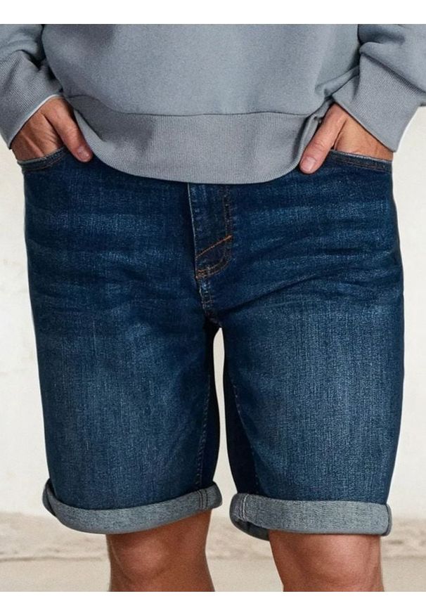 Sinsay - Szorty jeansowe regular - granatowy. Kolor: niebieski. Materiał: jeans