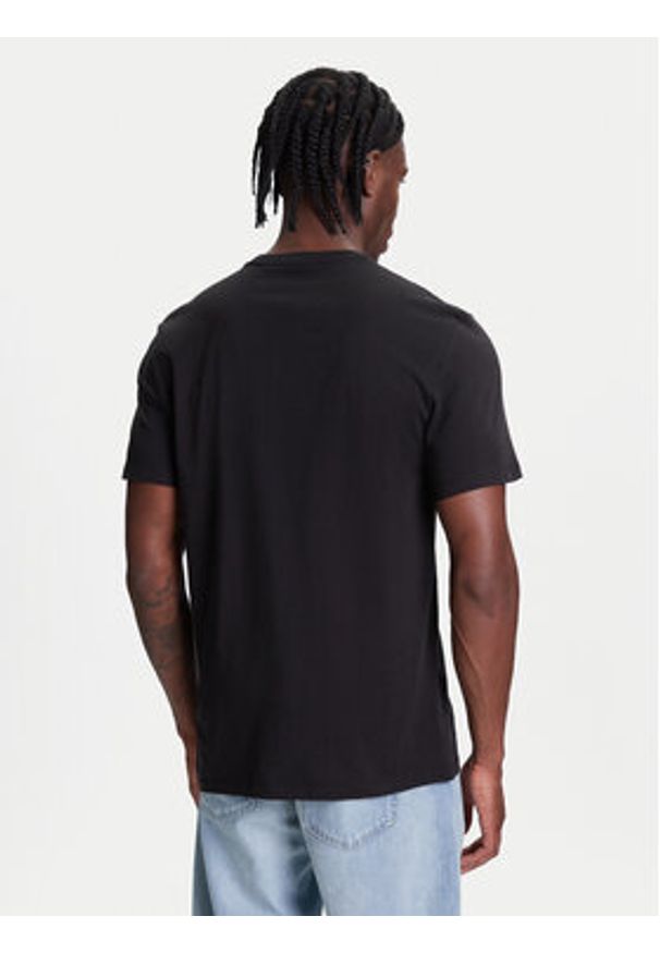 Calvin Klein T-Shirt Box Tape Graphic LV04RC854G Czarny Regular Fit. Kolor: czarny. Materiał: bawełna
