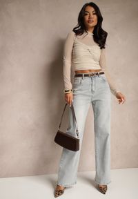 Renee - Beżowa Marszczona Bluzka z Siateczki Longsleeve ze Stójką Zentevin. Okazja: na co dzień. Typ kołnierza: kołnierzyk stójkowy. Kolor: beżowy. Materiał: jeans, skóra. Długość rękawa: długi rękaw. Styl: casual #4