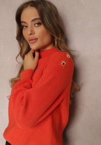Renee - Pomarańczowy Sweter Dzianinowy z Długim Rękawem i Guzikami Kithi. Kolor: pomarańczowy. Materiał: dzianina. Długość rękawa: długi rękaw. Długość: długie #3