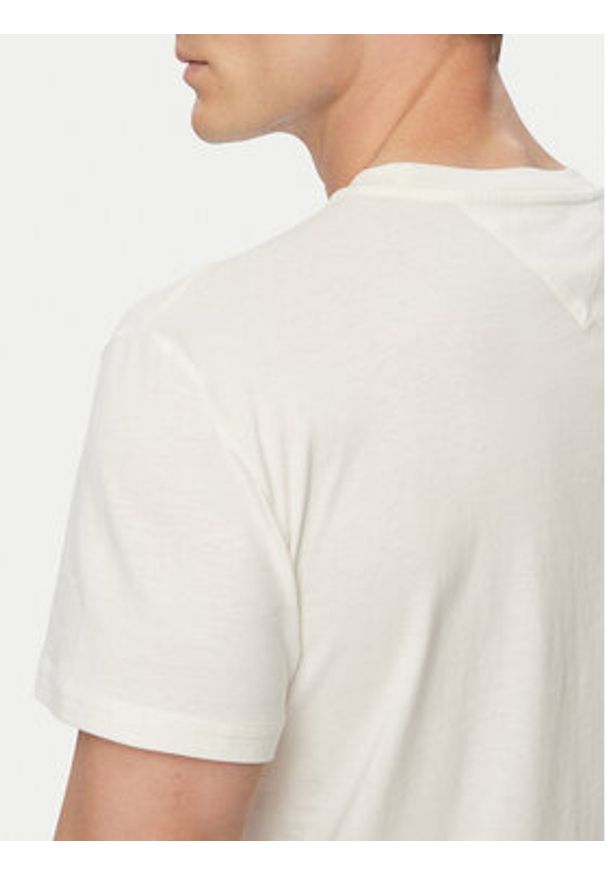 Tommy Jeans T-Shirt Graphic DM0DM23376 Biały Slim Fit. Kolor: biały. Materiał: bawełna