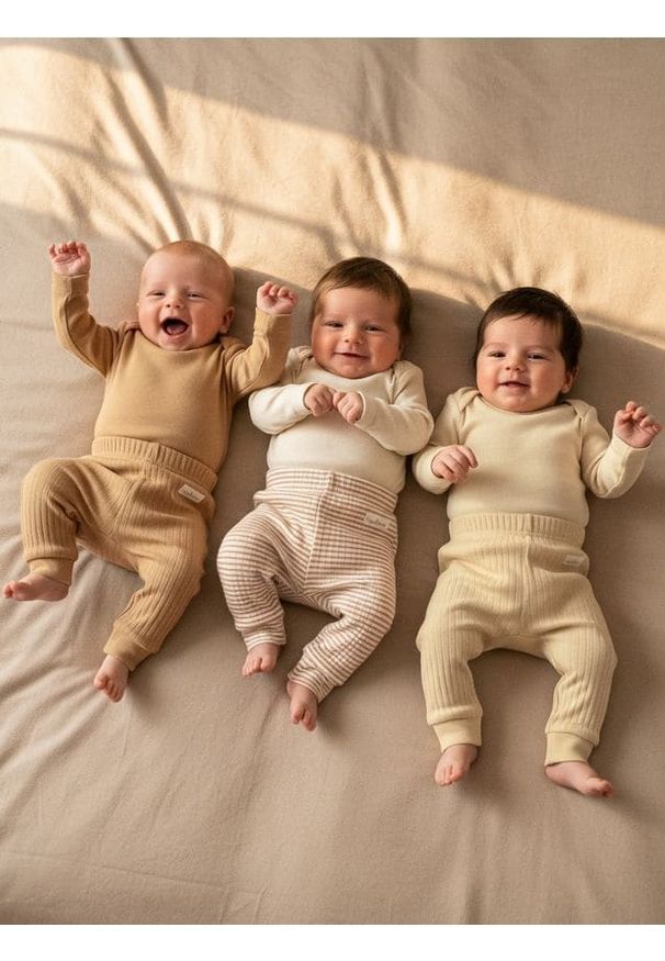 Sinsay - Prążkowane legginsy 3 pack - kremowy. Kolor: kremowy. Materiał: prążkowany