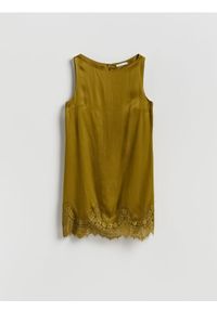 Reserved - Satynowa sukienka z koronką - oliwkowy. Kolor: oliwkowy. Materiał: satyna, koronka. Wzór: koronka. Typ sukienki: proste #1