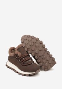 Born2be - Brązowe Sneakersy w Stylu Śniegowców na Grubej Podeszwie z Tłoczeniem Sinetta. Okazja: na co dzień. Kolor: brązowy. Materiał: dzianina