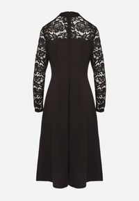 Born2be - Czarna Rozkloszowana Sukienka z Koronką i Stójką Edanith. Okazja: na co dzień. Typ kołnierza: kołnierzyk stójkowy. Kolor: czarny. Materiał: koronka. Długość rękawa: długi rękaw. Wzór: koronka. Typ sukienki: proste. Styl: casual, wizytowy #5