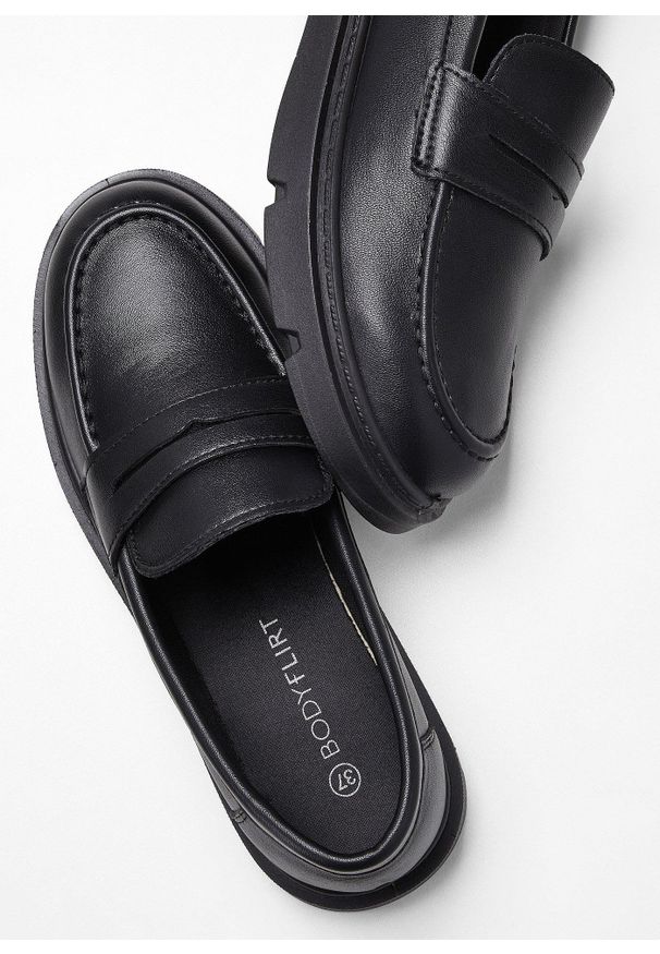 bonprix - Loafersy chunky na lekkiej podeszwie. Kolor: czarny