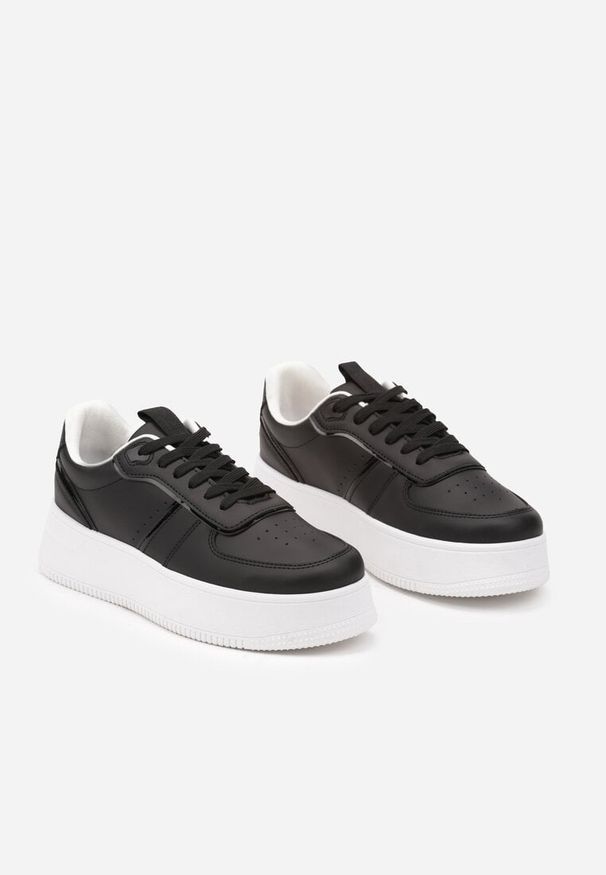 Born2be - Czarno-Białe Sznurowane Sneakersy Vices na Grubej Podeszwie Leanaela. Okazja: na spacer, na co dzień. Nosek buta: okrągły. Zapięcie: sznurówki. Kolor: czarny. Materiał: jeans. Sport: turystyka piesza