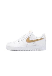 Buty do chodzenia męskie Nike Air Force 1 LV8. Zapięcie: sznurówki. Kolor: biały. Materiał: skóra, syntetyk, tkanina, materiał. Szerokość cholewki: normalna. Model: Nike Air Force. Sport: turystyka piesza