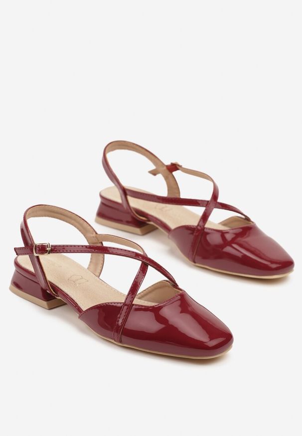 Renee - Bordowe Sandały Lakierowane Vices z Wkładką ze Skóry Naturalnej Edimaris. Okazja: na co dzień. Zapięcie: pasek. Kolor: czerwony. Materiał: skóra, lakier. Styl: elegancki, casual, klasyczny