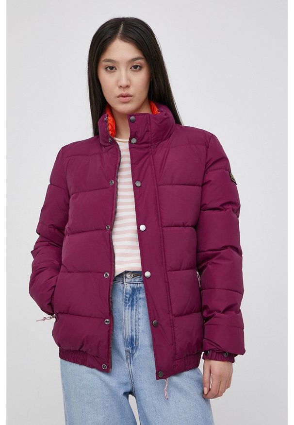 Superdry Kurtka damska kolor bordowy zimowa. Okazja: na co dzień. Kolor: czerwony. Materiał: poliester. Sezon: zima. Styl: casual