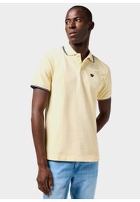 Wrangler - MESKA KOSZULKA WRANGLER POLO SHIRT BANANA CREPE 112362826. Typ kołnierza: polo #1