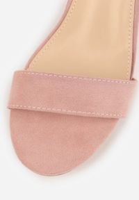 Born2be - Jasnoróżowe Sandały Vices na Obcasie w Klasycznym Stylu Jelhiris. Okazja: na ślub cywilny, na wesele. Zapięcie: sprzączka. Kolor: różowy. Obcas: na obcasie. Styl: klasyczny. Wysokość obcasa: średni #8