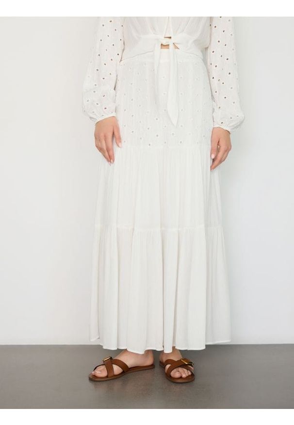 Reserved - Spódnica z wiskozy - biały. Kolor: biały. Materiał: wiskoza