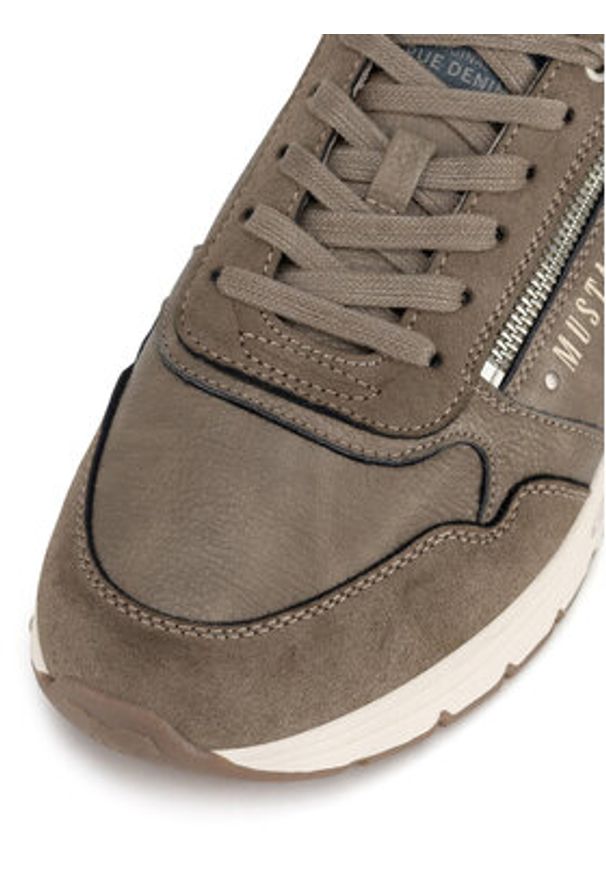 Mustang Sneakersy 4200-301 BIG Beżowy. Kolor: beżowy. Materiał: materiał